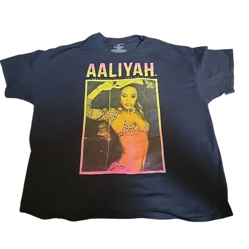 AALIYAH 2001 BERLIN TOUR TEE. SIZE 2X